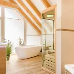 Haus Meeresleuchten Mit Sauna- Und Erlebnisbadnutzung * Sellin (Rugen)
