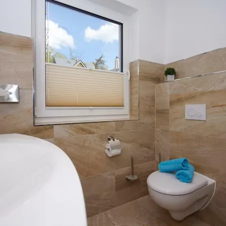 Haus Meeresleuchten Mit Sauna- Und Erlebnisbadnutzung Зеллин